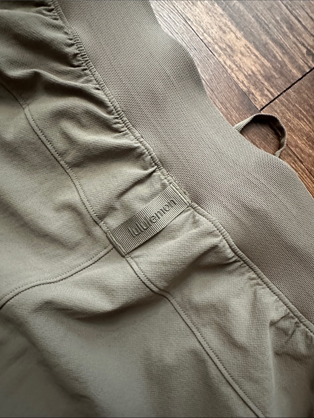 Lululemon size 4 License to Train Jogger new without tags - Picture 5 of 8